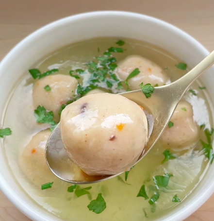 Sopa China de Albóndigas de “Pescado”