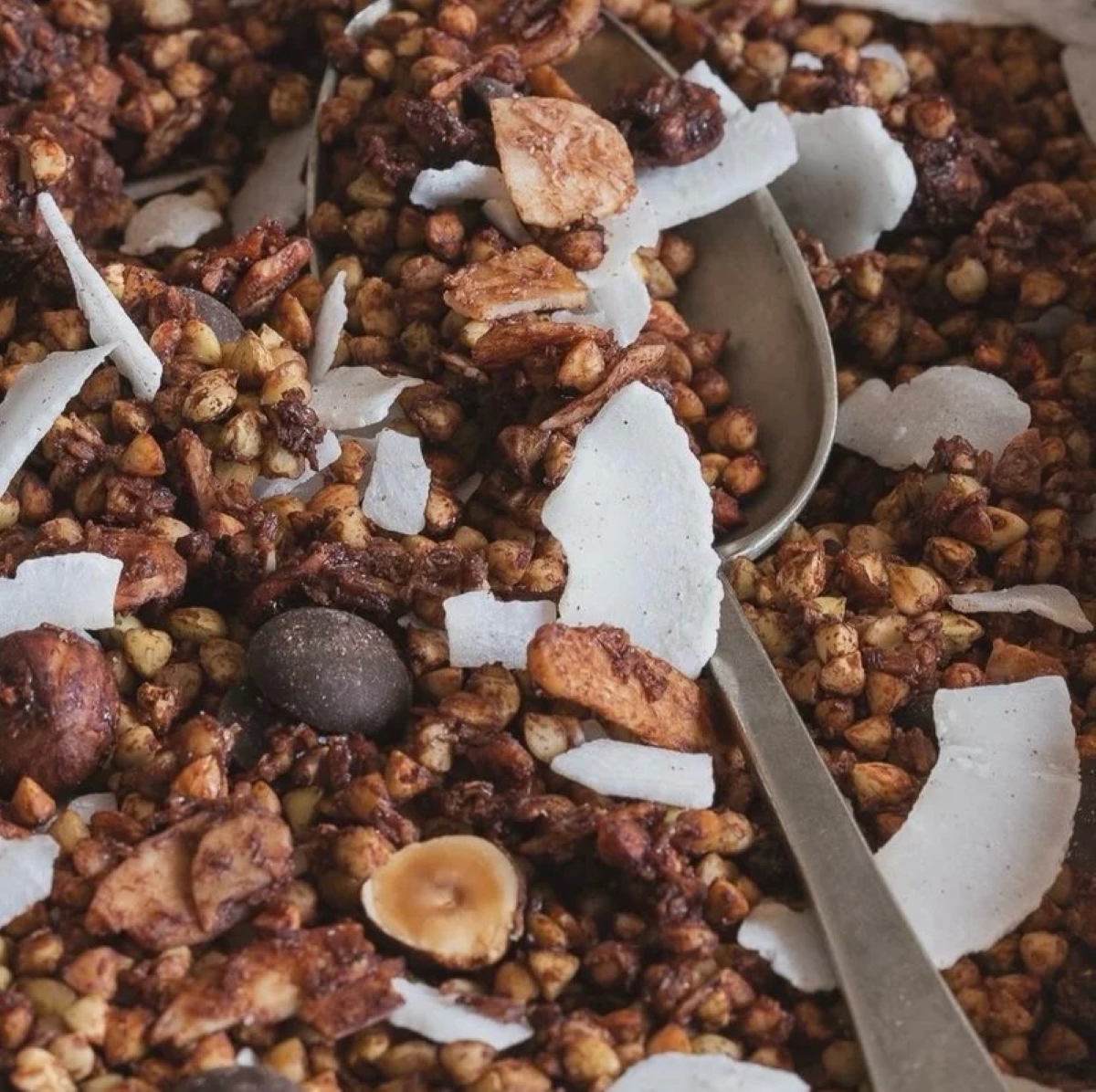 IMG_6198_2_800x GRANOLA CRUNCHY DE COCO CON CHOCOLATE 140g BIO - Imagen 2